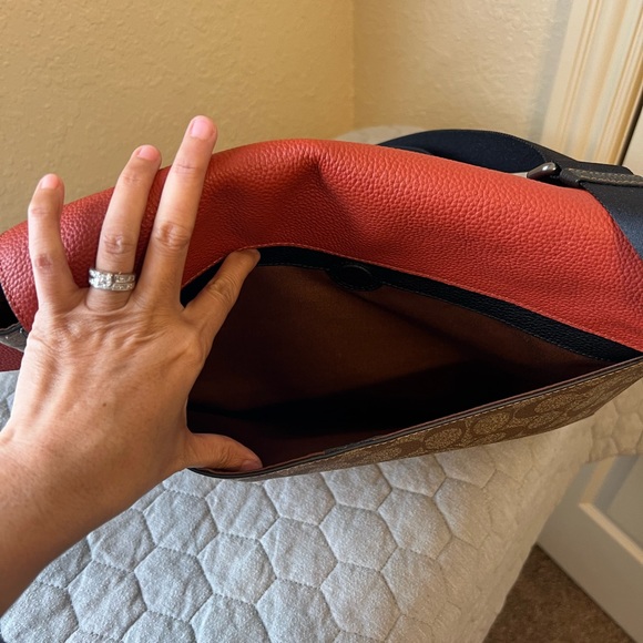 SOLD - Coach messenger bag - Picture 5 of 6